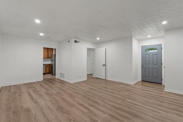 Building Photo - 1408 Oriole Ln