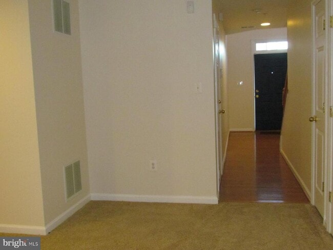 Building Photo - 46010 Saltmarsh Dr