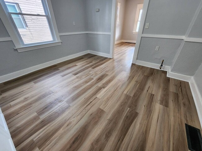 Building Photo - 12709 Parkhill Ave