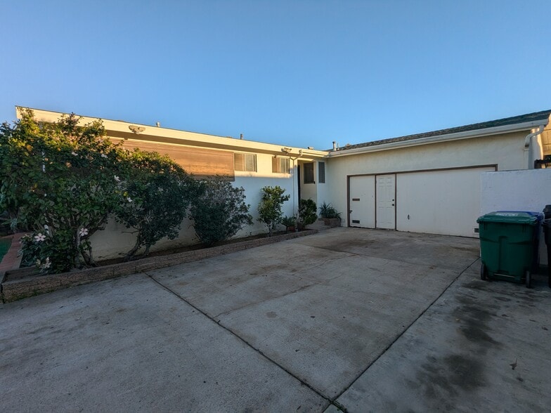 Building Photo - 7287 Arillo St