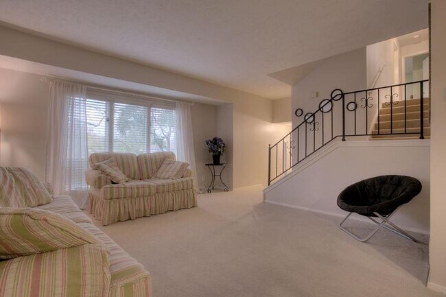 Building Photo - 307 Marian Ave