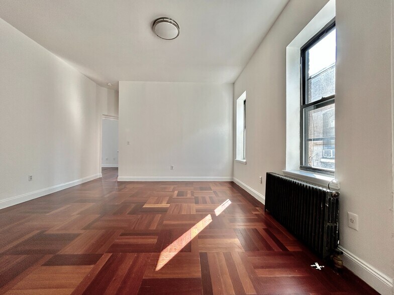 Building Photo - 605 W 137th St