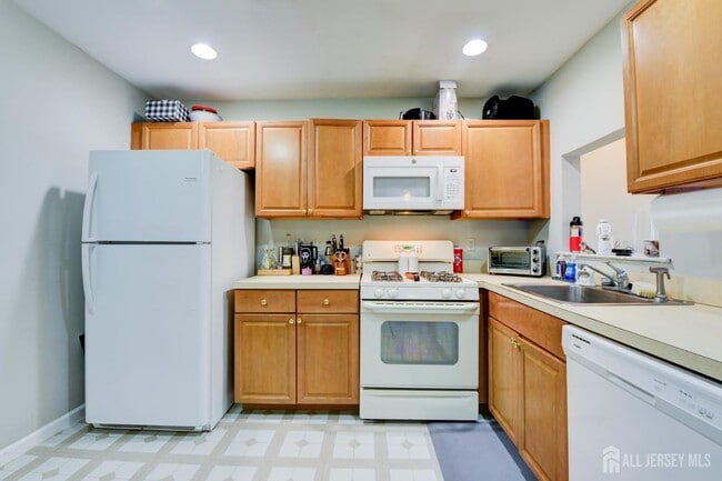 Building Photo - 38 Lackland Ave