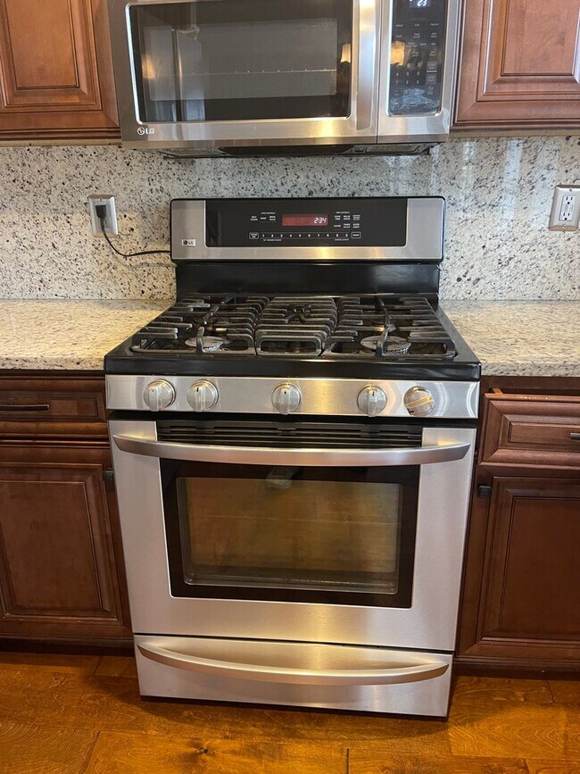 Building Photo - 2234 Prestwick St