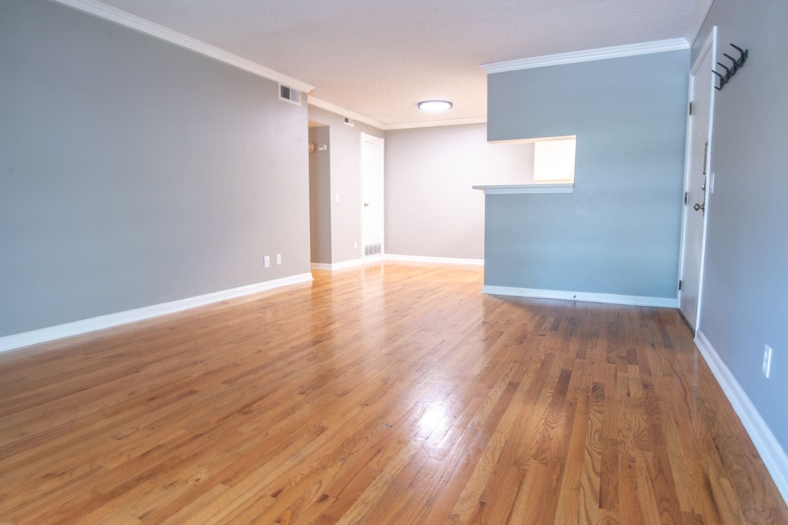 Building Photo - 8555 Fairmount Dr