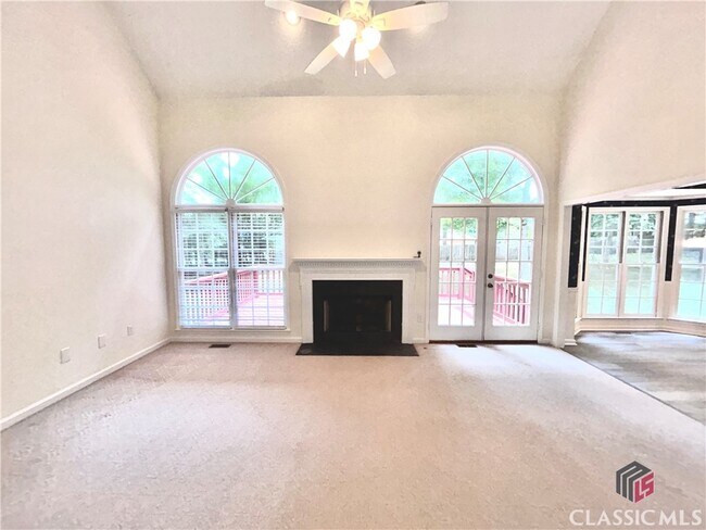 Building Photo - 120 Cedar Springs Pl