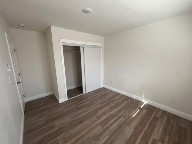 Building Photo - 1593 North Thorne Avenue