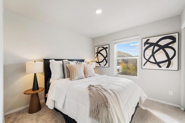 Building Photo - Beautiful Home in Puyallup