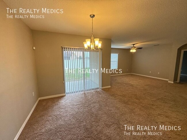 Building Photo - 1665 Laurel Oaks Dr