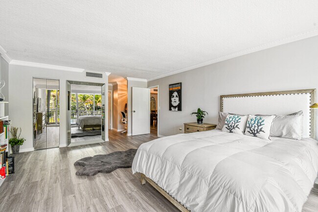Building Photo - 3546 S Ocean Blvd