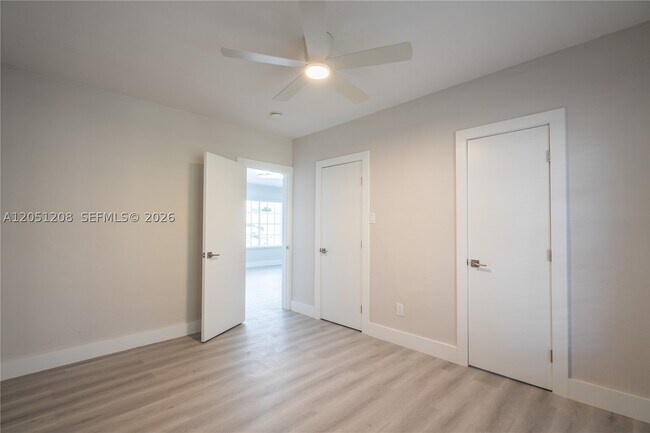 Building Photo - 2420 Flamingo Dr