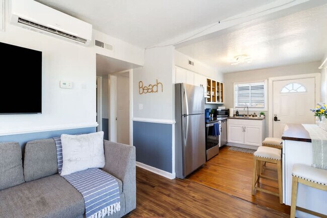 Building Photo - 9714 11th Bay St