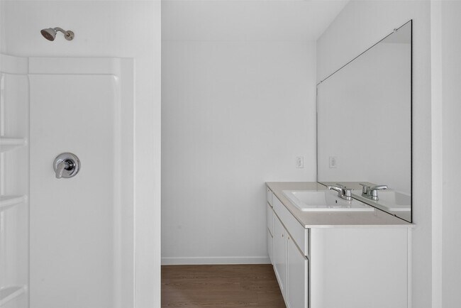 Building Photo - 3008 Calhoun Fls Dr