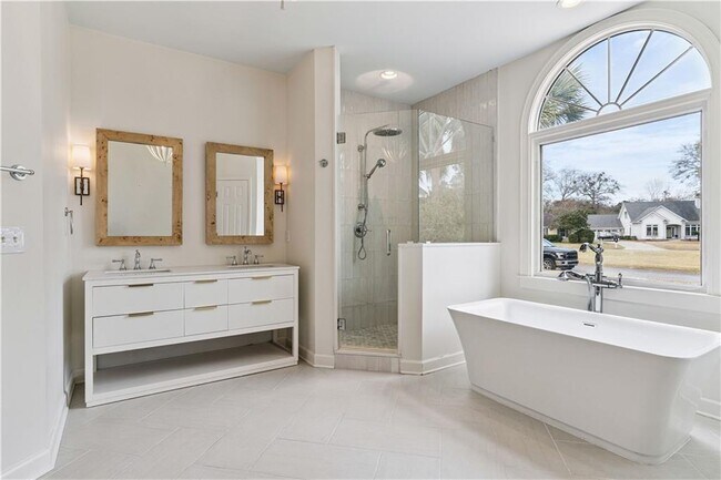 Building Photo - 417 Colley Ln