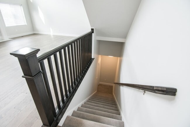 Building Photo - Gorgeous 2-Story Home In a Gated Community!