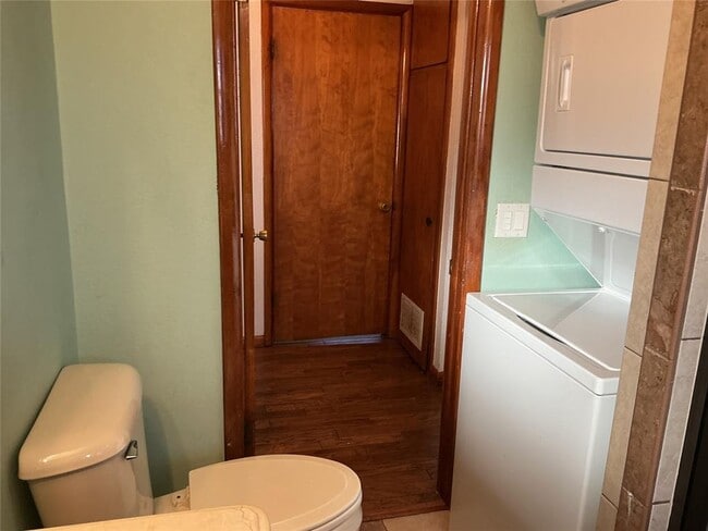 Building Photo - 714 S 6th St