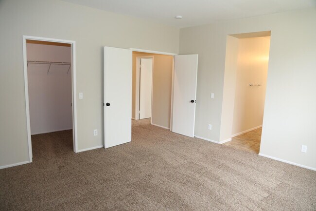 Building Photo - 45713 Coventry St