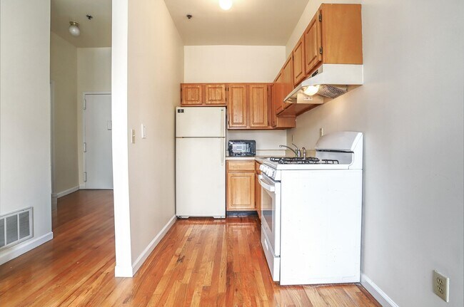 Building Photo - 618 Washington St