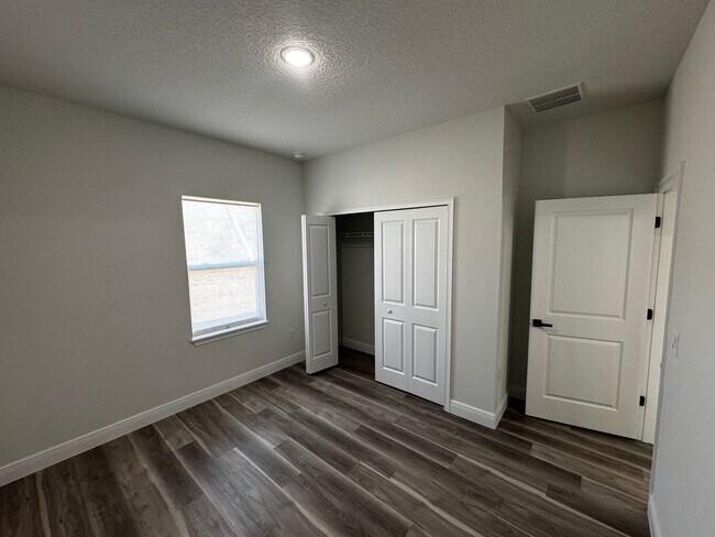 Building Photo - Newly Built 4 Bedroom Home for Rent – Prime Ocala Location