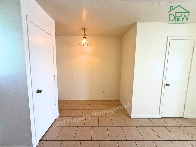 Building Photo - 2-Bed, 1.5-Bath Townhome in Celina ISD - W/D Connections