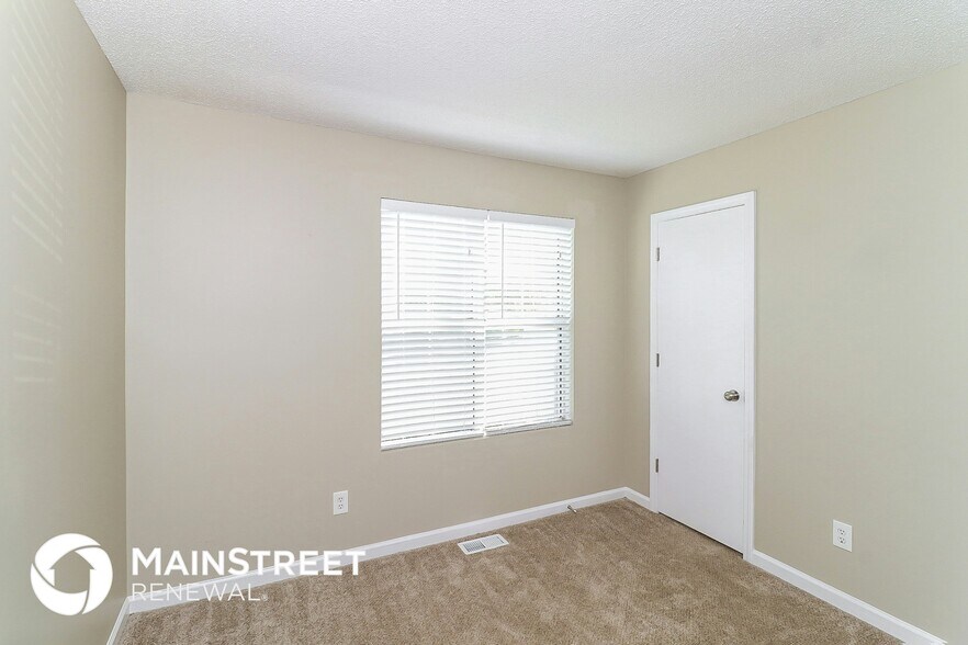 Building Photo - 1826 Killarney Dr SW