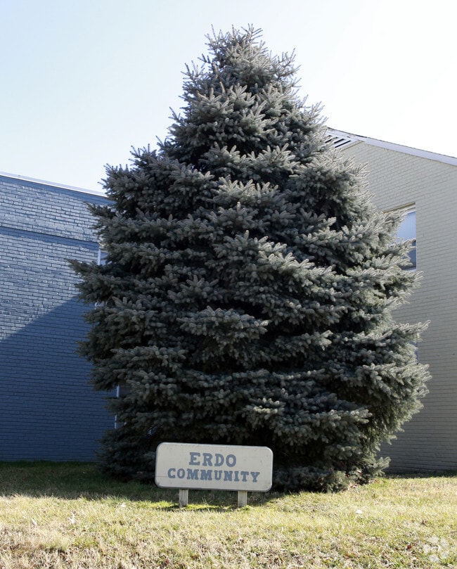 Building Photo - Erdo Community
