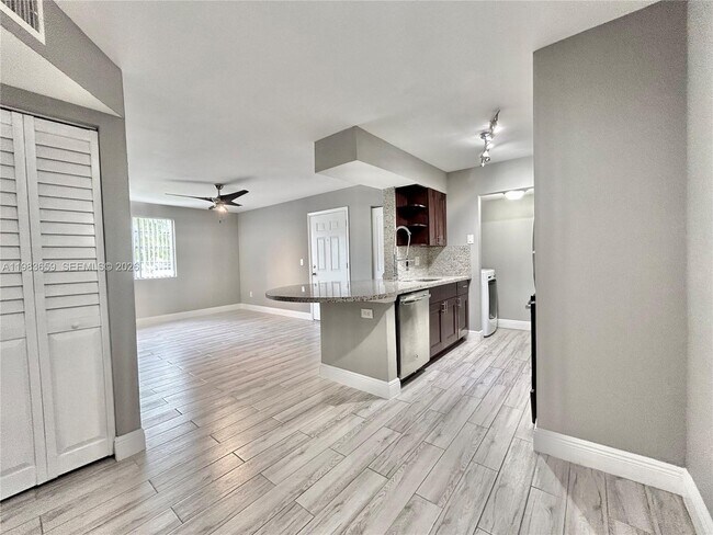 Building Photo - 1263 SW 46th Ave