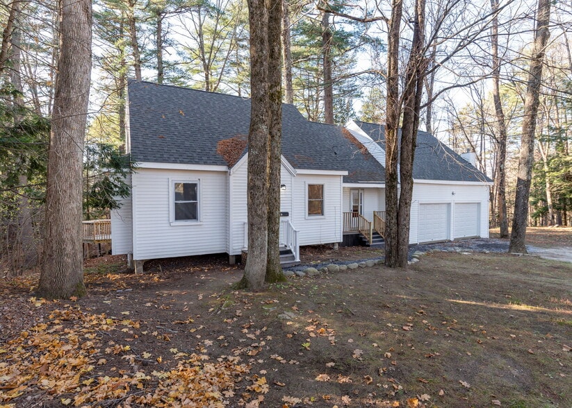 Building Photo - 8 Western Ave