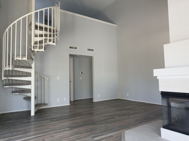 Building Photo - 7220 Calle Cristobal