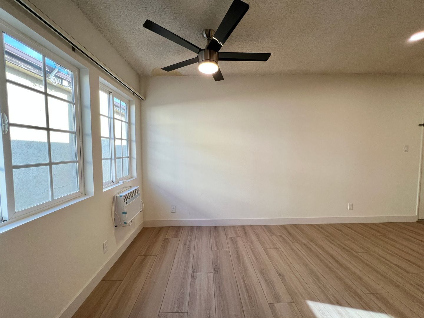 Building Photo - 12737 Matteson Ave