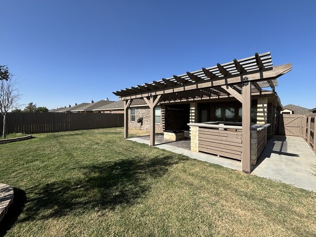 Building Photo - 3 bed 2 bath home with 2 car garage in Leg...