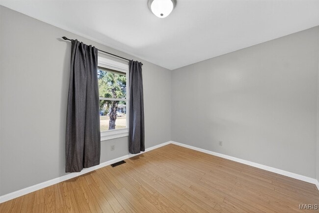 Building Photo - 3909 Golden Hills Dr