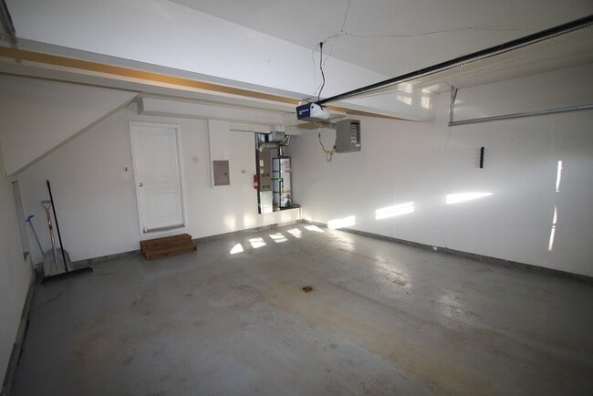 Building Photo - 1612 Beaver Pl