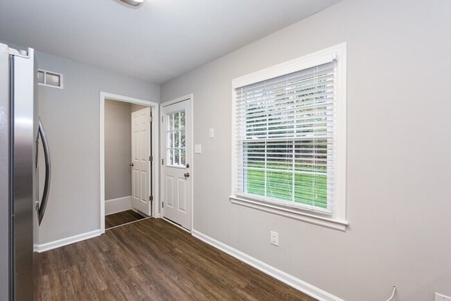 Building Photo - 3BD/1BA Ranch in Cabarrus Woods!