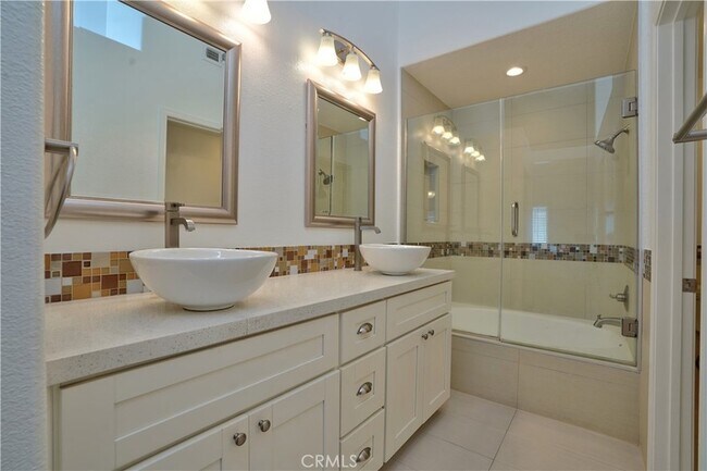 Building Photo - 7401 Seabluff Dr