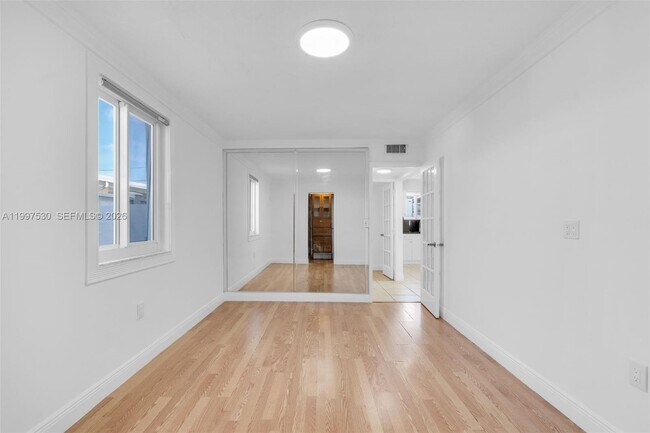 Building Photo - 201 SW 51st Ct