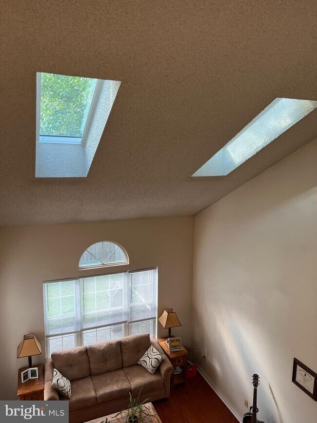 Building Photo - 190 Kettlebrook Dr