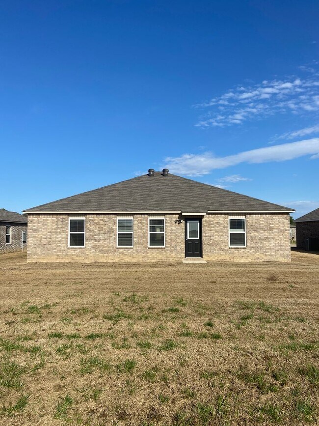Building Photo - 3717 Keeneland Dr