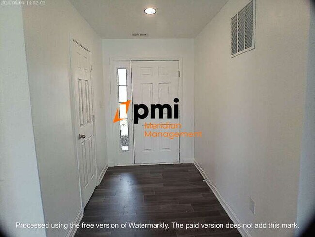 Building Photo - 1820 N Clearwater Dr