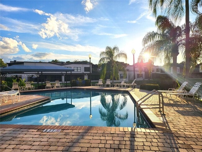 Building Photo - 9723 N New River Canal Rd