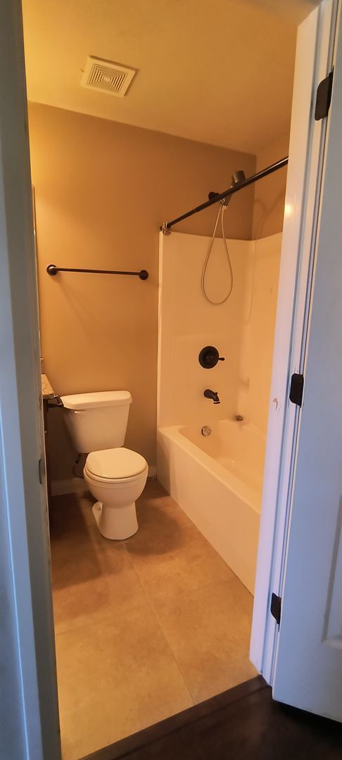 Building Photo - 3 bedroom 2.5 bath in Cedar Park right by IHC hospital.