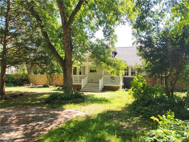 Building Photo - 114 W Donaldson Ave