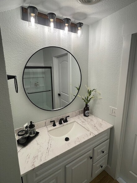 full bath - 1808 Vestal Rd