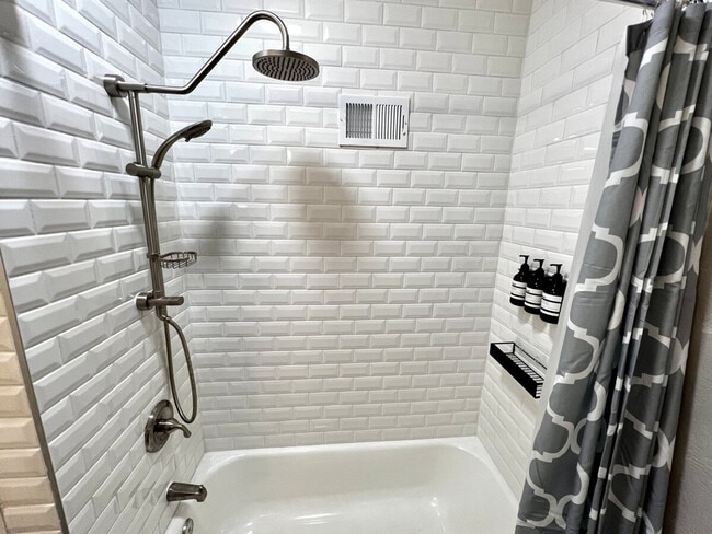 Building Photo - 3956 Tholozan Ave