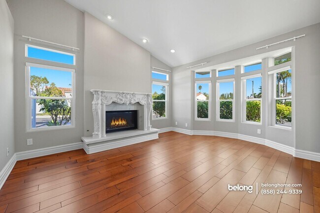 Building Photo - 4911 Amador Dr