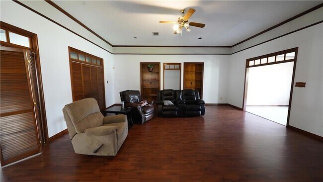 Building Photo - 155 Villere Dr