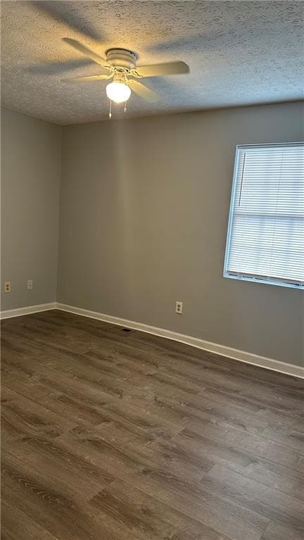 Building Photo - 1441 Springleaf Cir SE