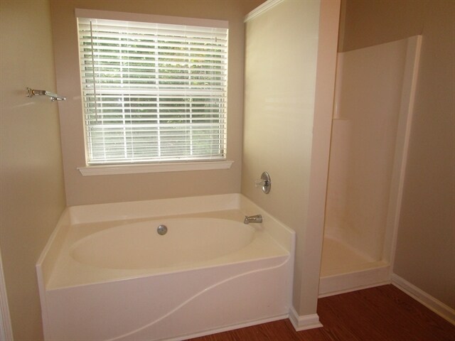 Building Photo - 204 Carrie Dr