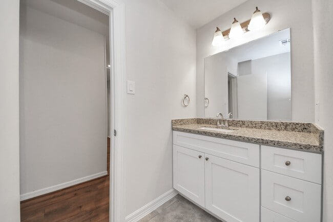 Building Photo - 6034 John Dreaper Dr