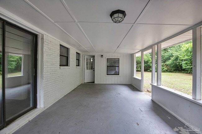Building Photo - 3760 Bayou Blvd